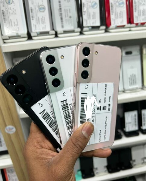 Smartphones Samsung Galaxy S22