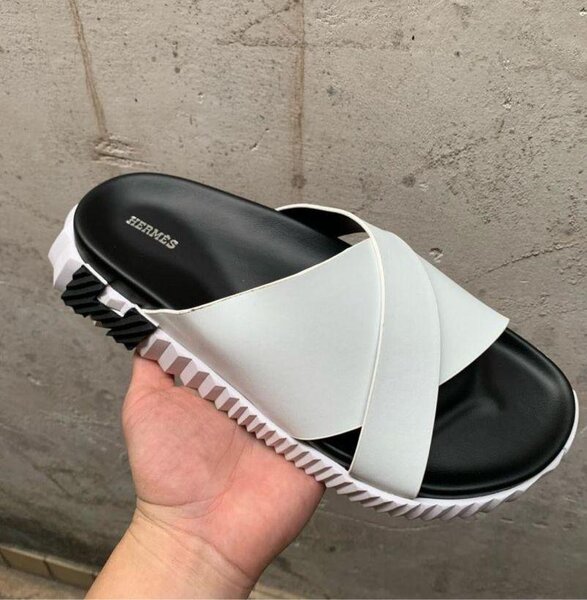 Sandales Hermès élégantes