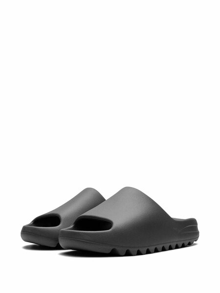 YEEZY SLIDES