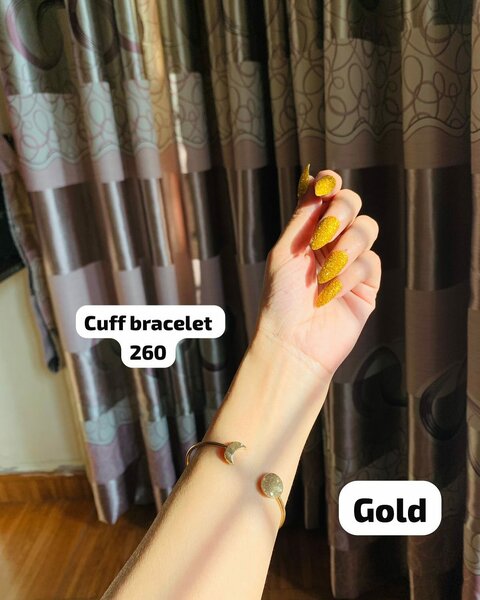 Cuff bracelet 