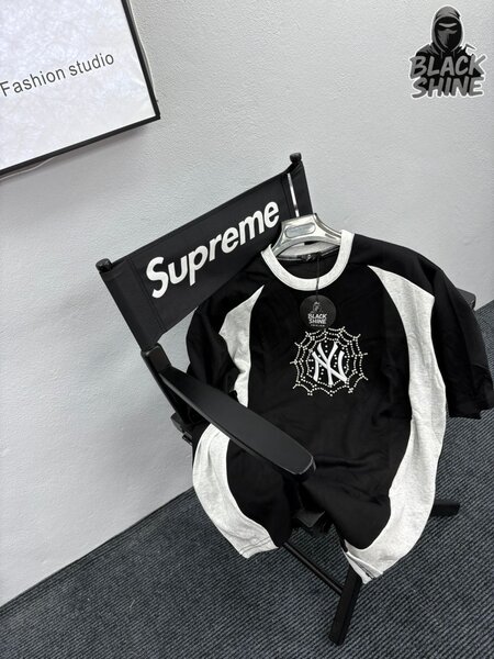 T-shirt graphique tendance