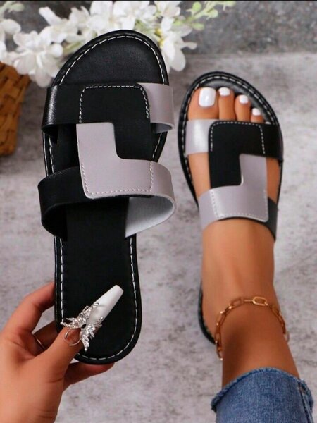 Ladies sandals