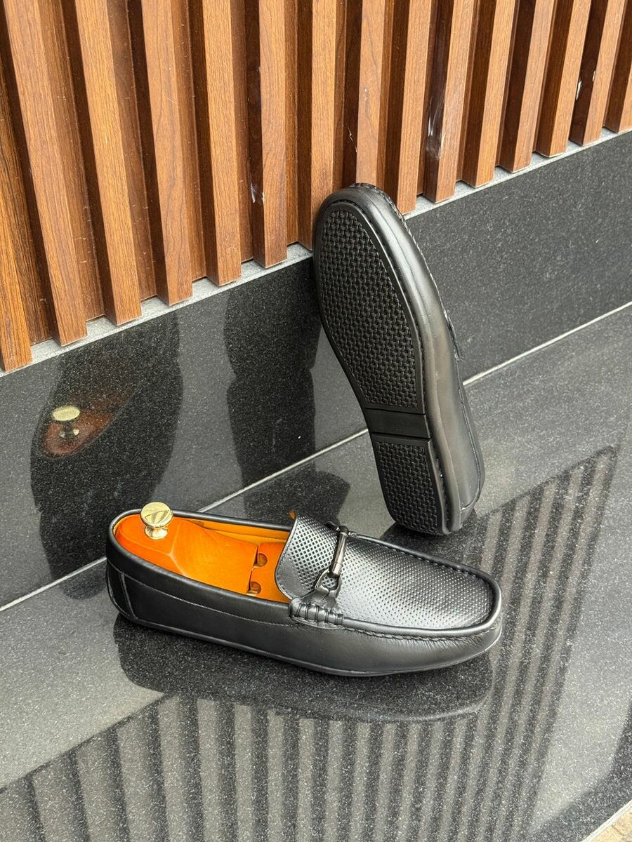 Mocassins en cuir noir homme élégants