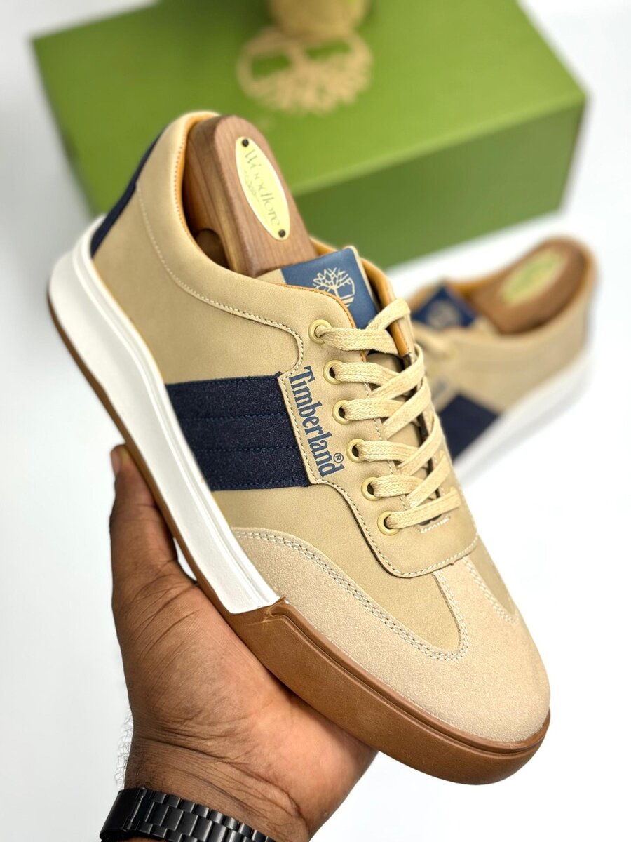 TIMBERLAND BEIGE AND NAVY