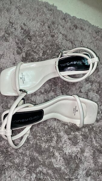 Sandales à talons élégantes