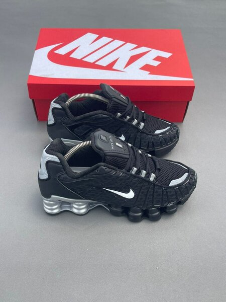 Baskets Nike Shox Noires Homme