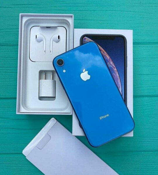 iPhone XR Bleu Avec Accessoires
