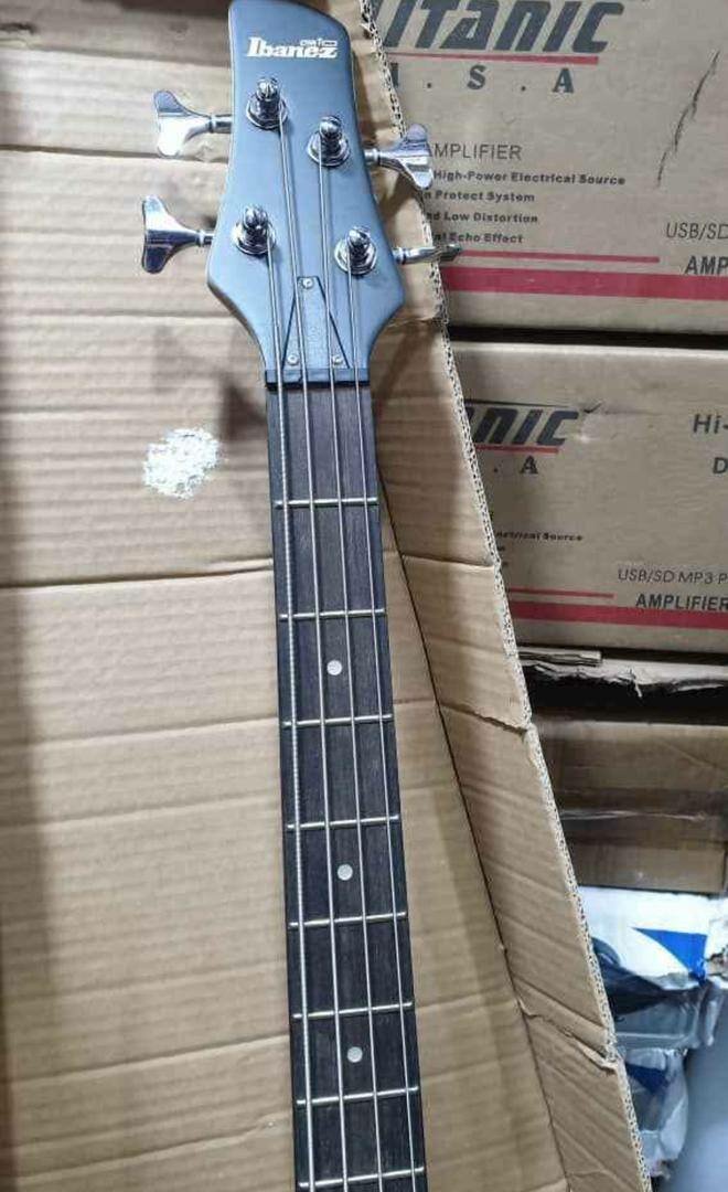 Guitare basse électrique Ibanez