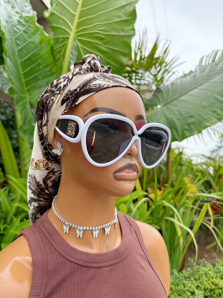 Lunettes de soleil oversize glamour