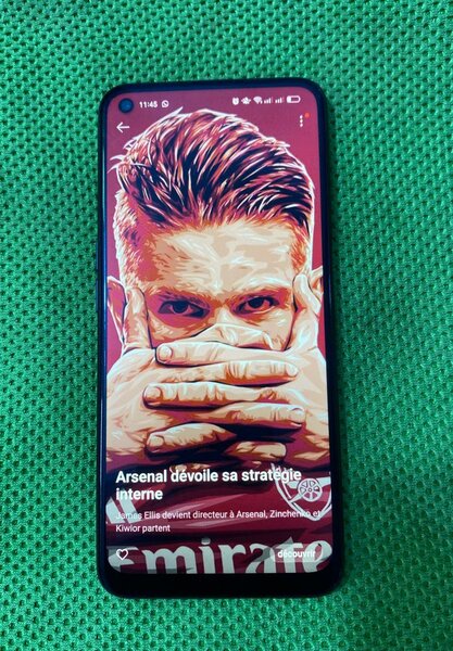 Smartphone Oppo avec coque