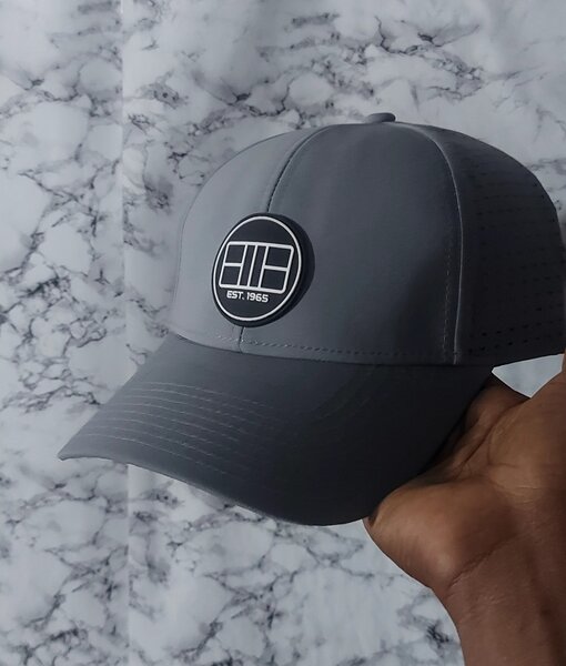 Casquette grise élégante