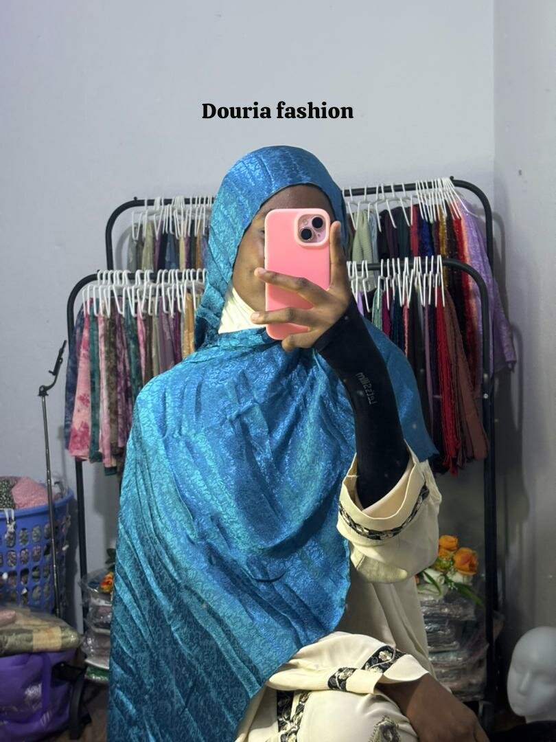 Voile en satin floral (3)