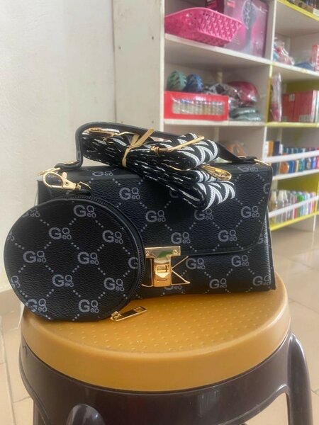 Sac à main tendance avec pochette