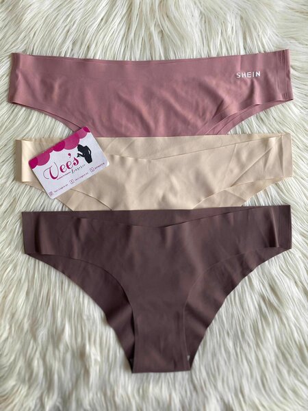 Strings et culottes pour femmes