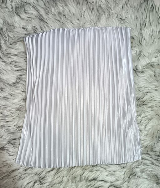 Tissu Plissée Satinée Élégante