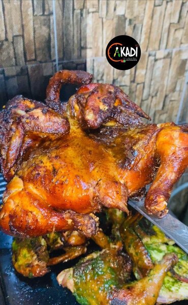 Poulet fumé frit Akadi