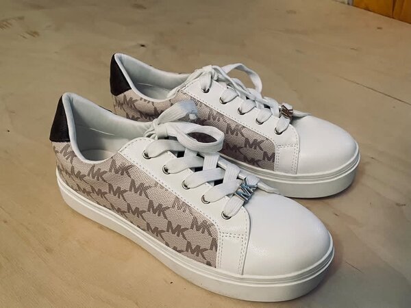 новые кеды MK