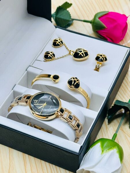 Ensemble Montre et Bijoux Élégant