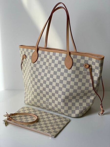 Luis Vuitton hand bags