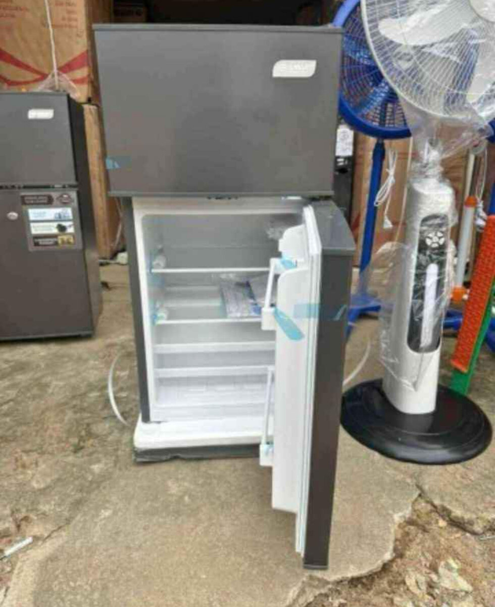 Réfrigérateur compact moderne