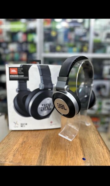 ORIGINAL JBL HEADPHONES ON PROMO