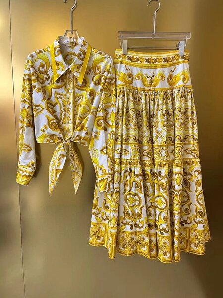 Ensemble jupe et chemisier jaune femme