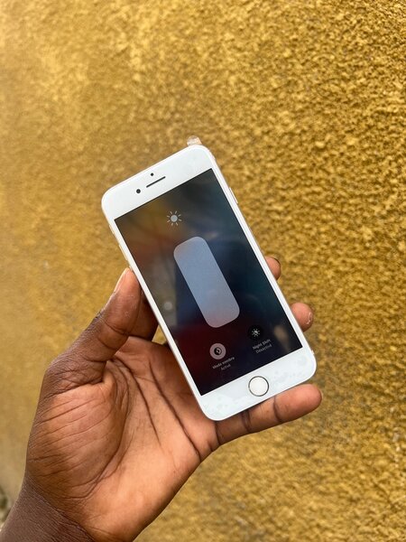 IPHONE 7 SIMPLE 32 G