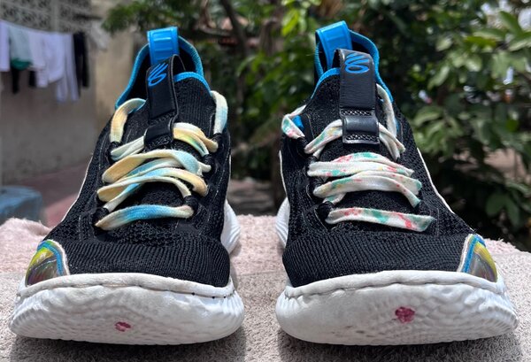 Under ArmourCurry 8 'Feel Good