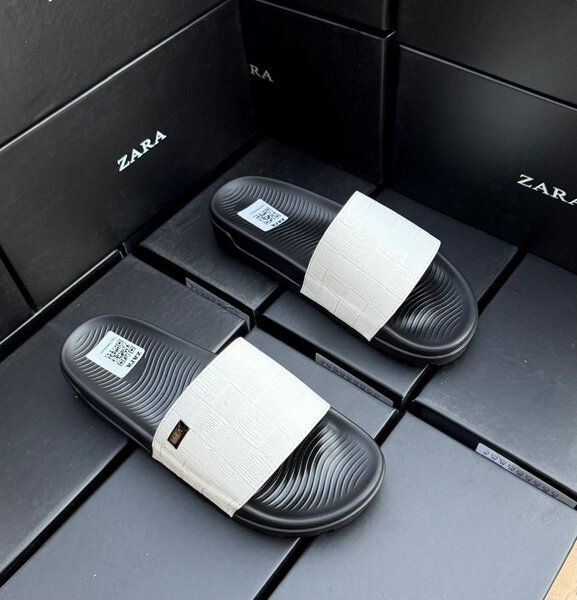 CLAQUETTES ZARA EN GOMME