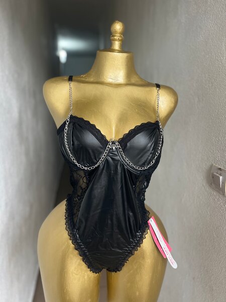 Body en dentelle noir sexy