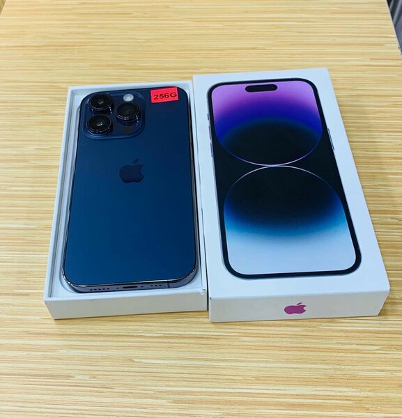 *14 PRO 256GIGA MINUSCULE FISS