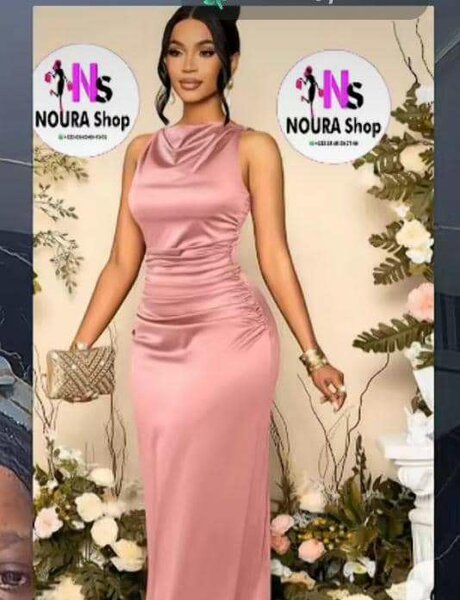 Robe moulante satin rose