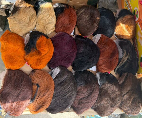 Perruques colorées naturelles