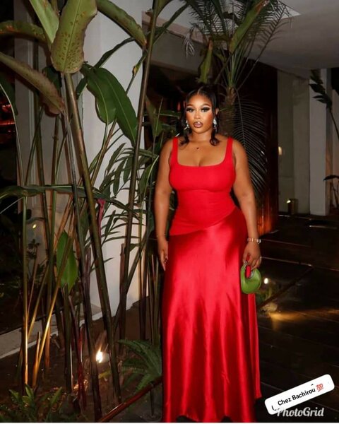 Robe longue rouge élégante