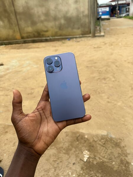 iPhone 14 pro Max deux puce