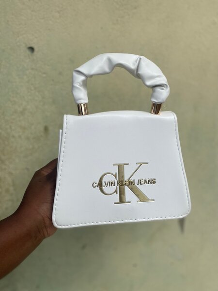 Sac à main Calvin Klein blanc