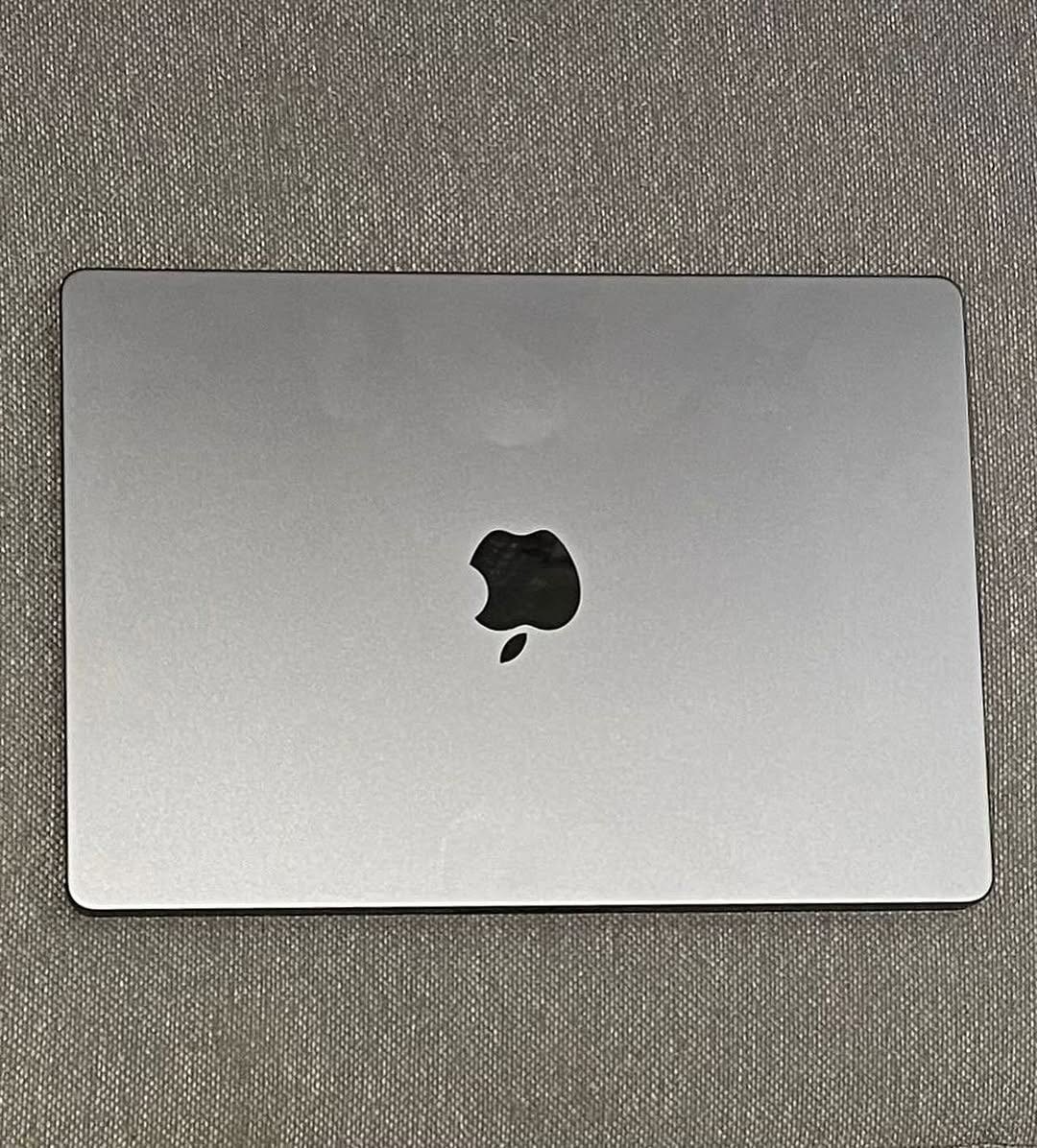 PreOwned 2023 MackBook Pro 14 inches