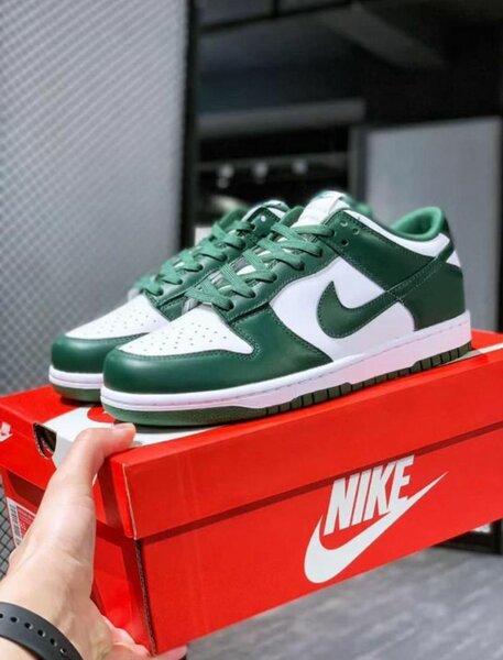 Baskets Nike Vert Classiques