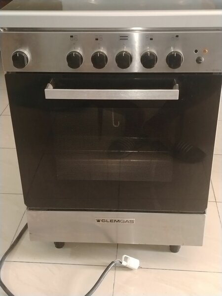Cuisinière électrique polyvalente