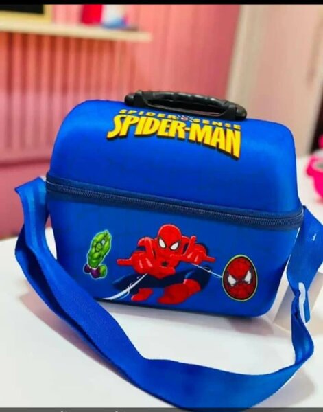 Kids character lunch/warmer bags k250