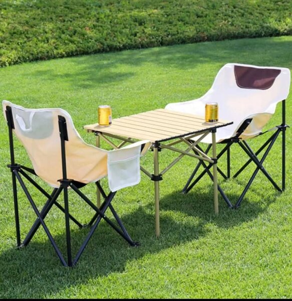 Ensemble de chaises et table