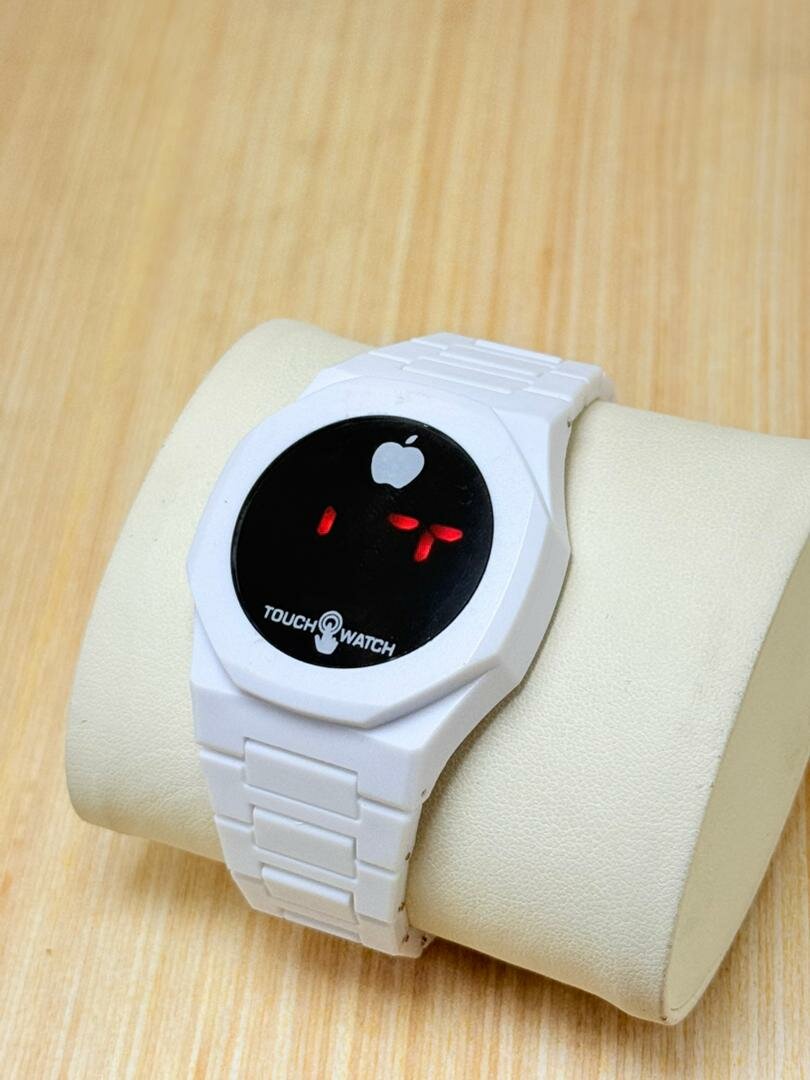 Montre tactile LED colorée