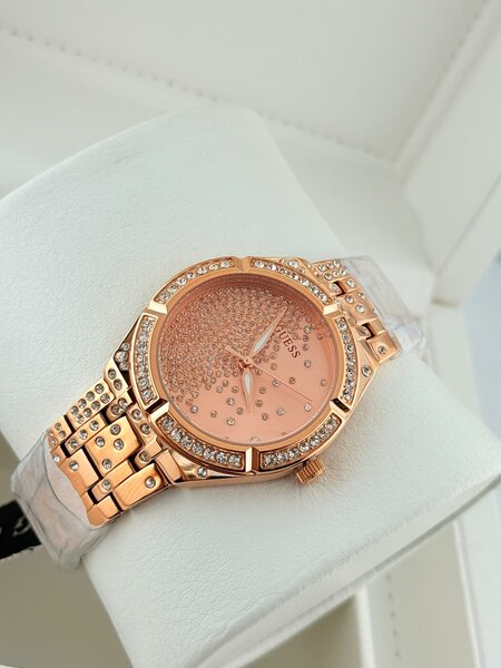 Montre Femme Élégante Dorée