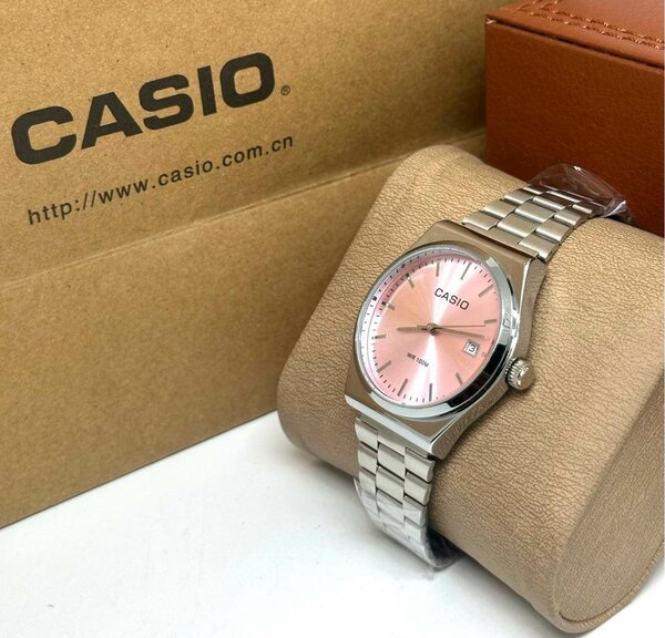 Belle montre Casio.
