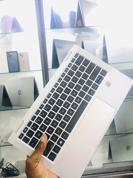 HP Elitebook 1030 G7