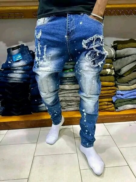 Jeans déchirés tendance
