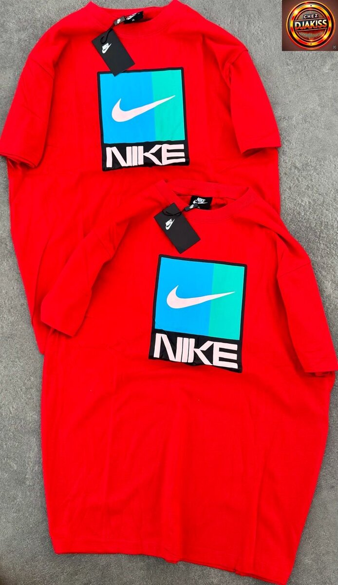 T-shirts Nike unisex colorés