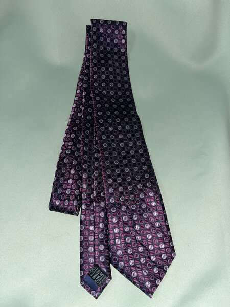 Cravate élégante en soie imprimée