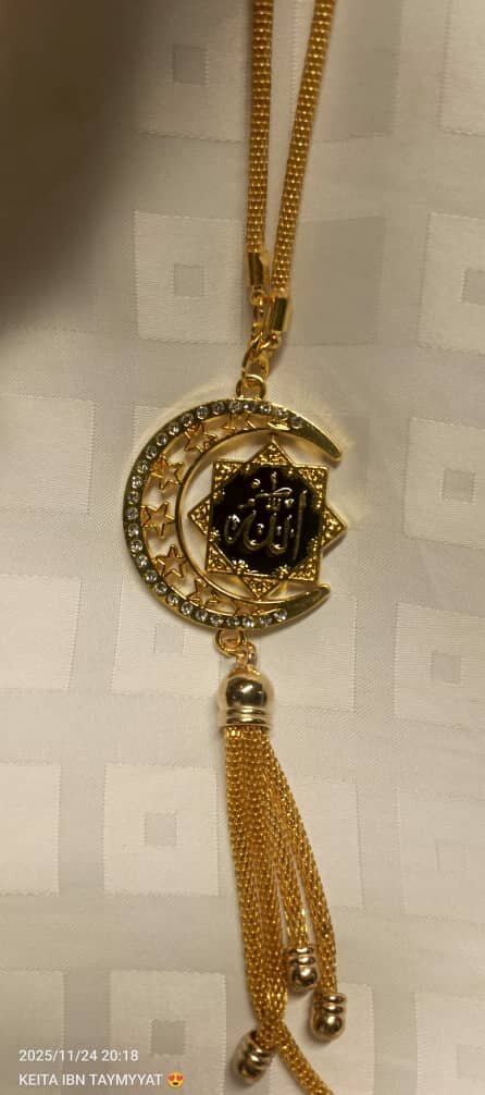 Pendentif Doré avec Symbole Islamique