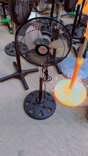 Ventilateur sur pied réglable